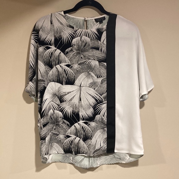 Topshop Tops - EUC TOPSHOP shirt